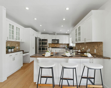 5220 Melvin Avenue - Photo Thumbnail 12