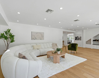 5220 Melvin Avenue - Photo Thumbnail 7