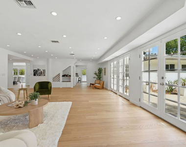 5220 Melvin Avenue - Photo Thumbnail 8