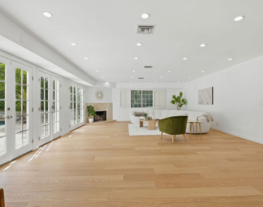 5220 Melvin Avenue - Photo Thumbnail 6