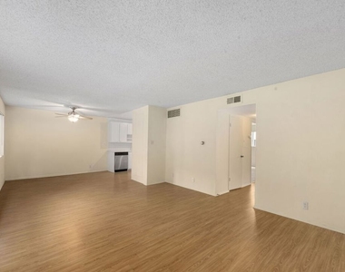 18555 Collins Street - Photo Thumbnail 1