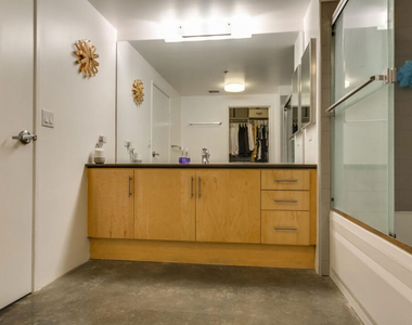 1100 S Grand Avenue - Photo Thumbnail 20