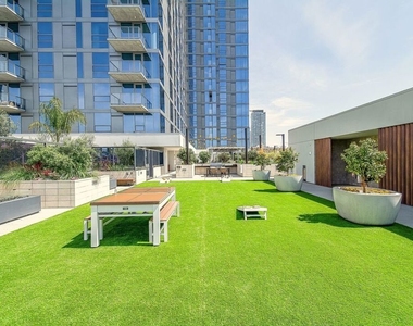 1100 S Grand Avenue - Photo Thumbnail 43