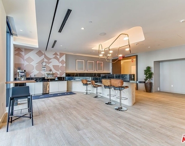 1100 S Grand Avenue - Photo Thumbnail 28