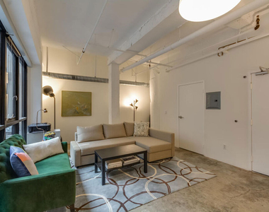 1100 S Grand Avenue - Photo Thumbnail 4