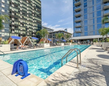 1100 S Grand Avenue - Photo Thumbnail 37