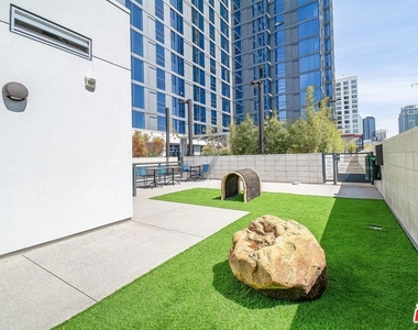 1100 S Grand Avenue - Photo Thumbnail 44