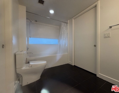 901 S Flower Street - Photo Thumbnail 16