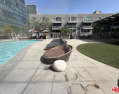 901 S Flower Street - Photo Thumbnail 36