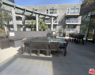 901 S Flower Street - Photo Thumbnail 35