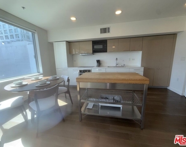 901 S Flower Street - Photo Thumbnail 9
