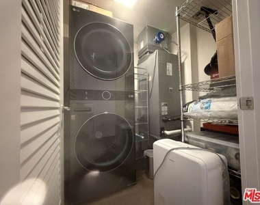 901 S Flower Street - Photo Thumbnail 15