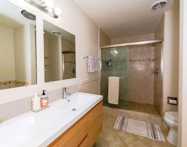 6001 Canterbury Drive - Photo Thumbnail 20