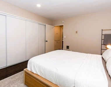 6001 Canterbury Drive - Photo Thumbnail 19
