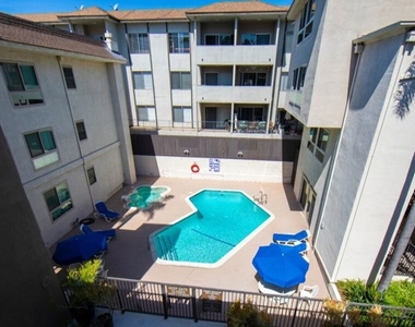6001 Canterbury Drive - Photo Thumbnail 23