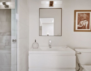 3601 Dixie Canyon Place - Photo Thumbnail 21
