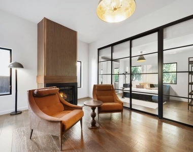 3601 Dixie Canyon Place - Photo Thumbnail 12