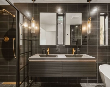 3601 Dixie Canyon Place - Photo Thumbnail 13