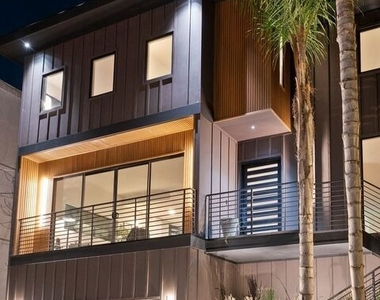 3601 Dixie Canyon Place - Photo Thumbnail 1