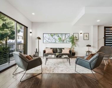 3601 Dixie Canyon Place - Photo Thumbnail 2