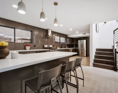 3601 Dixie Canyon Place - Photo Thumbnail 5