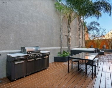 3601 Dixie Canyon Place - Photo Thumbnail 27
