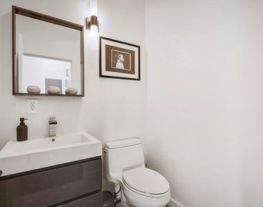 3601 Dixie Canyon Place - Photo Thumbnail 22