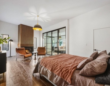 3601 Dixie Canyon Place - Photo Thumbnail 11