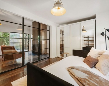3601 Dixie Canyon Place - Photo Thumbnail 15