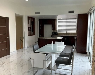 7916 Blackburn Avenue - Photo Thumbnail 7