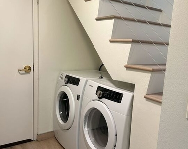 7916 Blackburn Avenue - Photo Thumbnail 20