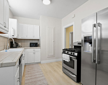 442 N Orange Grove Avenue - Photo Thumbnail 13