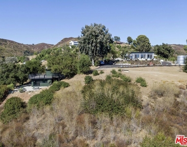 3065 S S. Foose Road - Photo Thumbnail 16