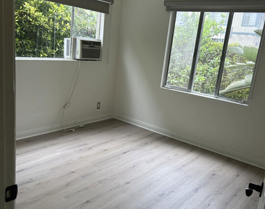 1128 S Oakhurst Drive - Photo Thumbnail 12