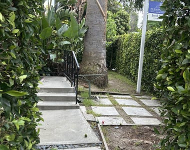 1128 S Oakhurst Drive - Photo Thumbnail 14