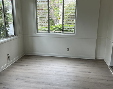 1128 S Oakhurst Drive - Photo Thumbnail 4