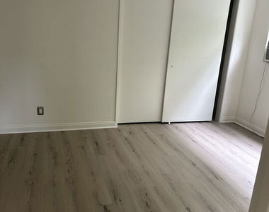 1128 S Oakhurst Drive - Photo Thumbnail 8