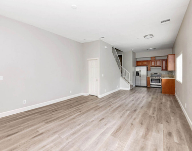 14735 Friar Street - Photo Thumbnail 3