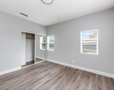 14735 Friar Street - Photo Thumbnail 9