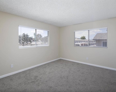 975 E Washington Ave - Photo Thumbnail 15