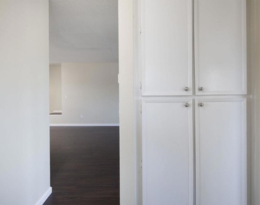 975 E Washington Ave - Photo Thumbnail 21