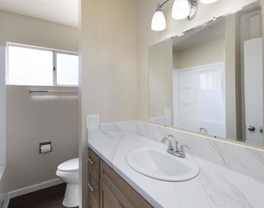 975 E Washington Ave - Photo Thumbnail 17