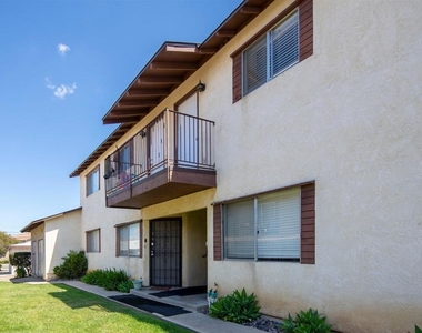 975 E Washington Ave - Photo Thumbnail 4