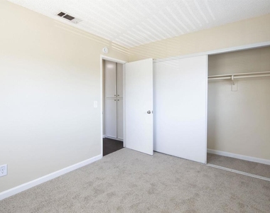 975 E Washington Ave - Photo Thumbnail 20