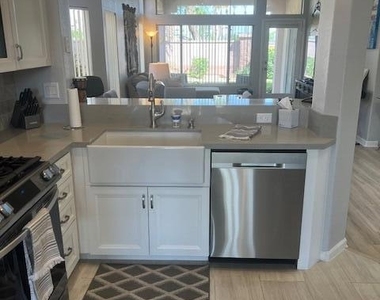 37736 Breeze Way - Photo Thumbnail 3