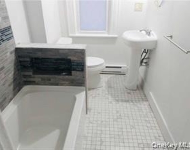 37 Roosevelt Avenue - Photo Thumbnail 8
