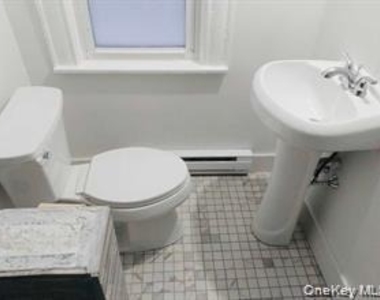 37 Roosevelt Avenue - Photo Thumbnail 7