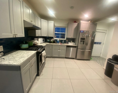 40 S 16th Street - Photo Thumbnail 2