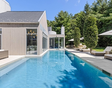7 Rolling Wood Lane - Photo Thumbnail 28