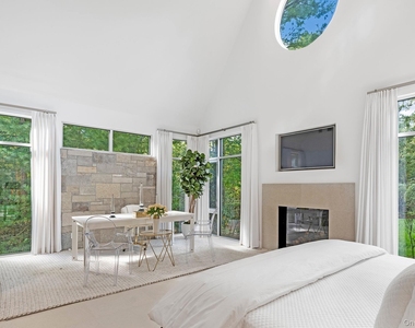 7 Rolling Wood Lane - Photo Thumbnail 13